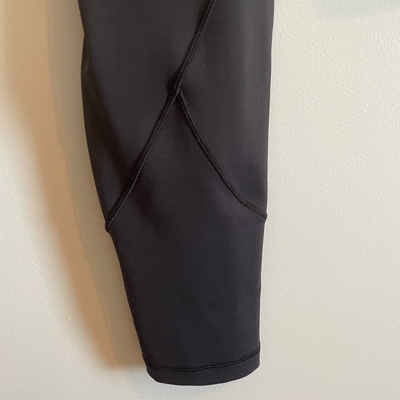 Lululemon In Movement Leggings 28’’ size 8 - Picture 8 of 9